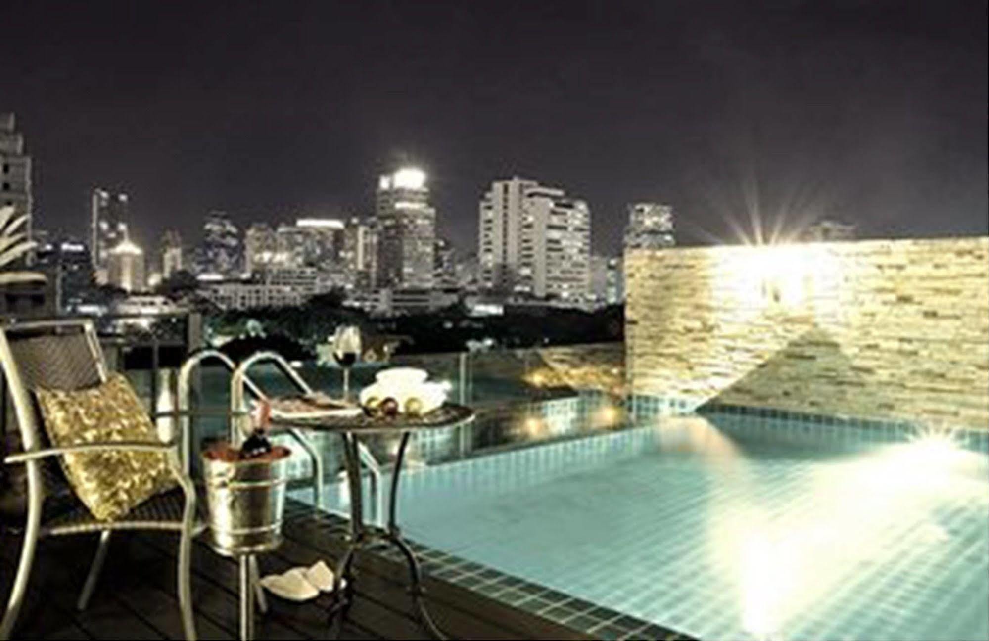 Rongratana Executive Residence Banguecoque Exterior foto